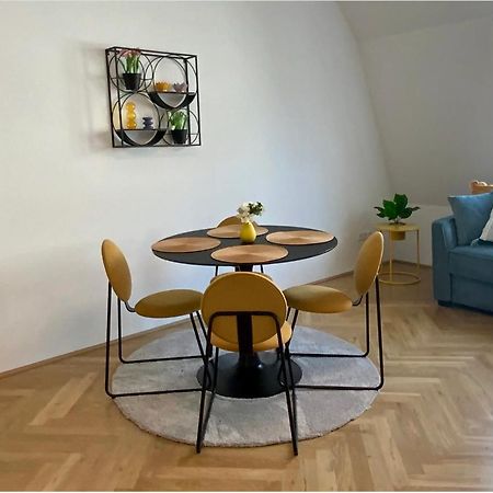 Freshly Renovated Apartment In Trendy Area L Hg21 Wien Exterior foto